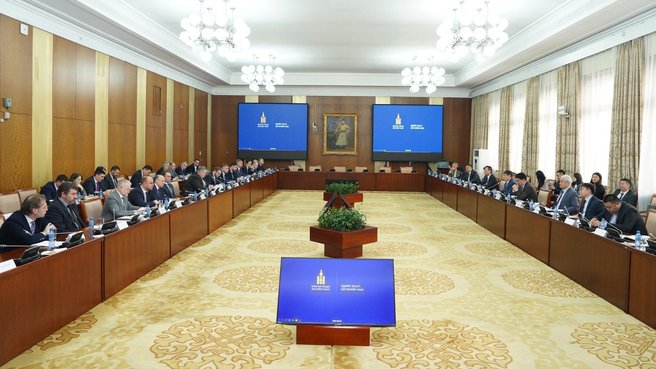 Алексей Оверчук провёл переговоры с Вице-премьером – Министром экономики и развития Монголии Чимэдийн Хурэлбатаром