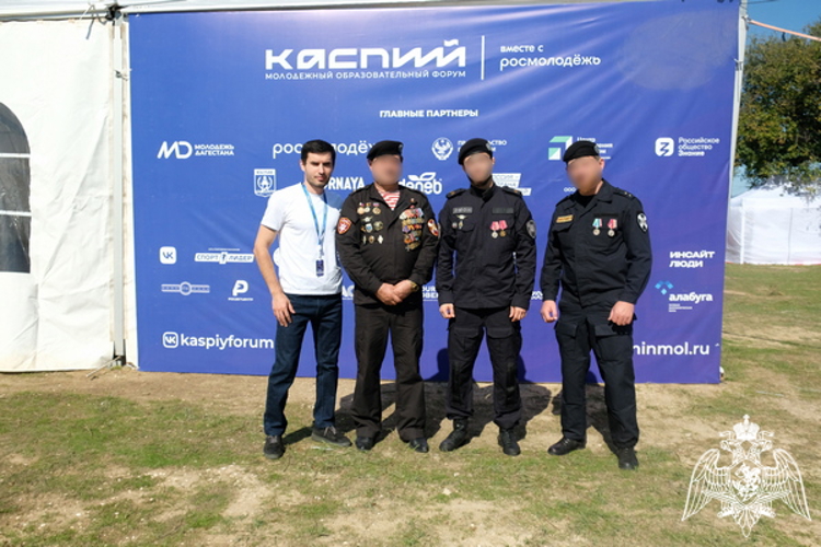 В Дагестане росгвардейцы выступили перед участниками молодежного образовательного форума «Каспий – 2025»