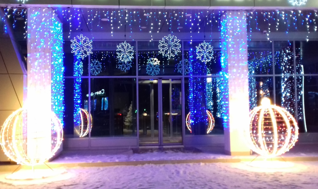 украшение фасада детского сада. световое украшение фасада. украшение фасадов зданий на новый год 1970 год. новогодние украшения для улицы и зданий. новогодняя иллюминация.