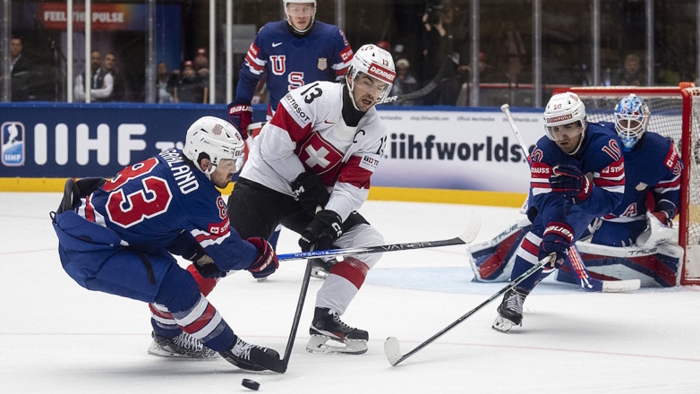 Хоккейный матч сборных США и Швейцарии