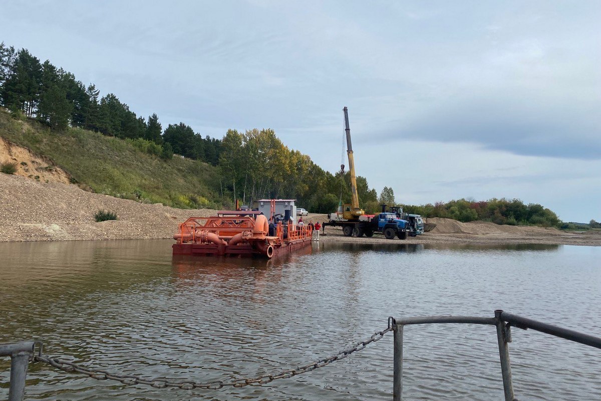 Вода в реке кан. Река Кан Красноярский край. Река Кан в Канске. Расчистка речного канала.