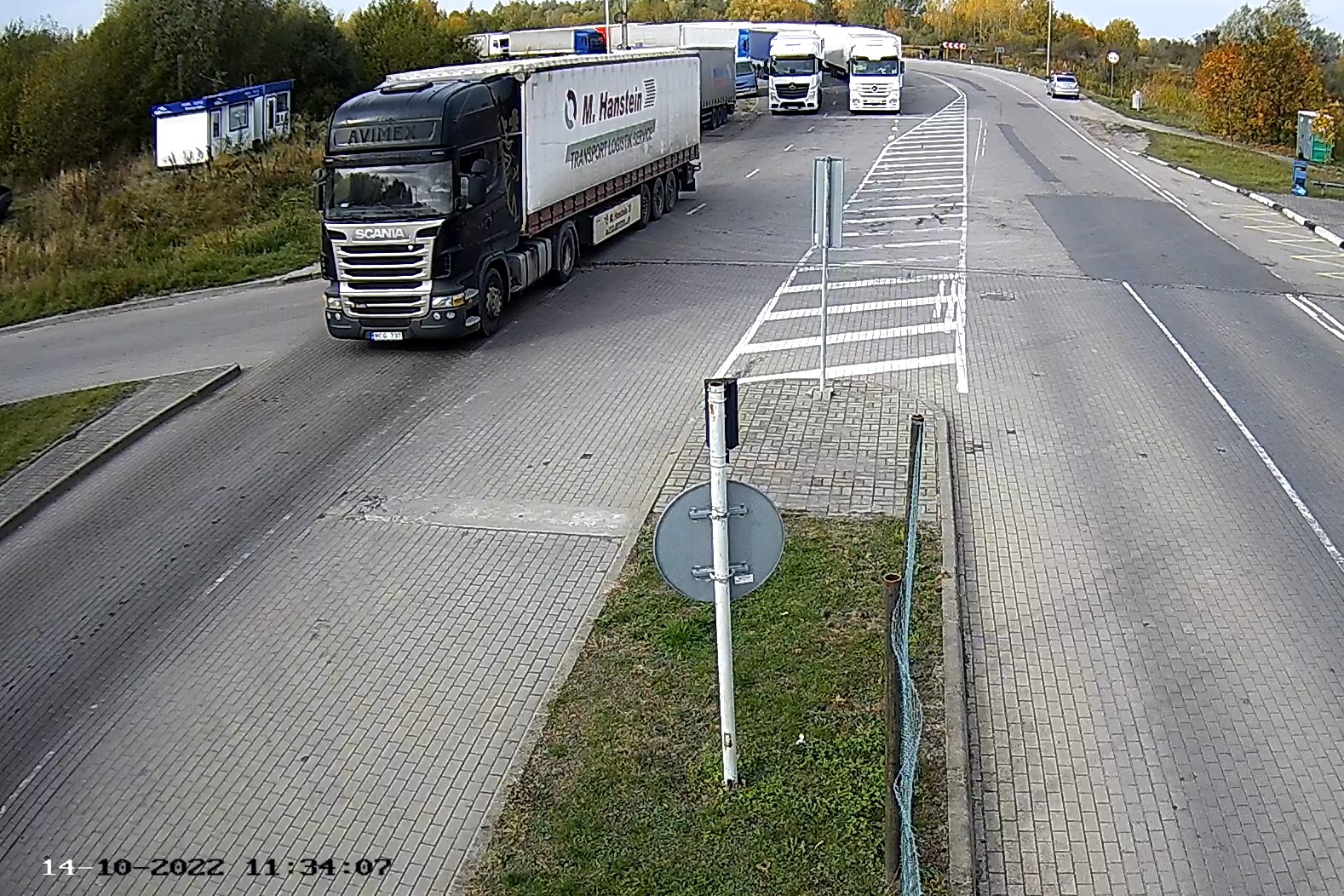 литва границы. очереди на границе чернышевское-кибартай. граница литва калининград сегодня. очереди дальнобойщиков на границе. грузовики на границе.