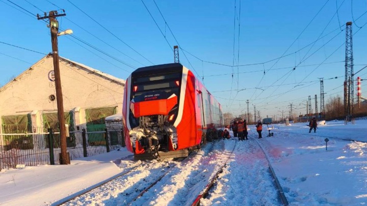 В Серове сошла с рельсов часть электрички Екатеринбург – Карпинск