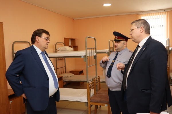 Министр юстиции Российской Федерации Константин Чуйченко посетил учреждения УФСИН России по Астраханской области 