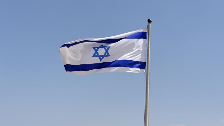 Зловещее послание: Главе Минфина Израиля принесли письмо со свастикой
