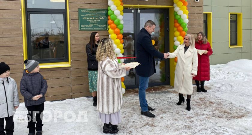 В слободе Курочкины открылся первый детский сад с бассейном