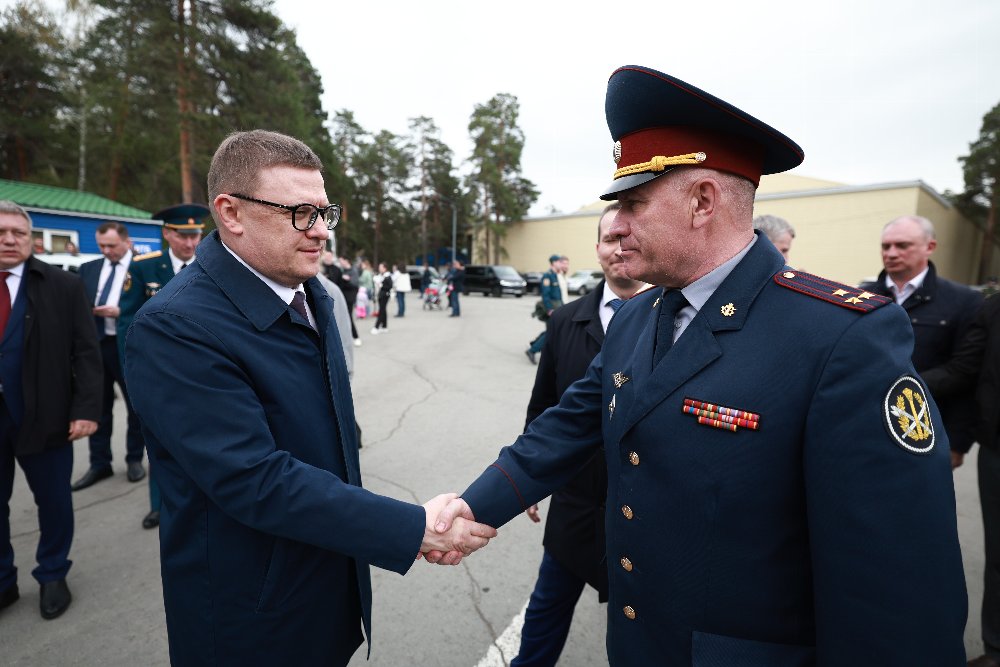 Алексей Текслер поздравил работников пожарной охраны с юбилеем службы