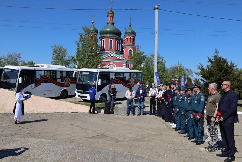 Сотрудники Главного управления МЧС России по Херсонской области стали участниками акции «Автобус Победы»