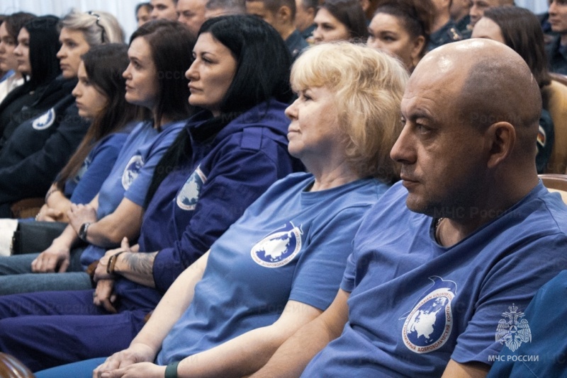 В Главном управлении МЧС Югры прошла торжественная церемония награждения добровольцев округа