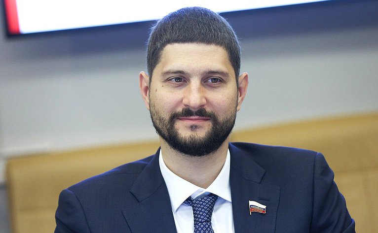 Александр Волошин