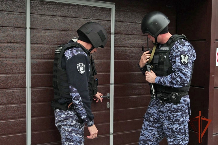 В подразделениях Росгвардии по Хакасии прошли дни открытых дверей для подрастающего поколения