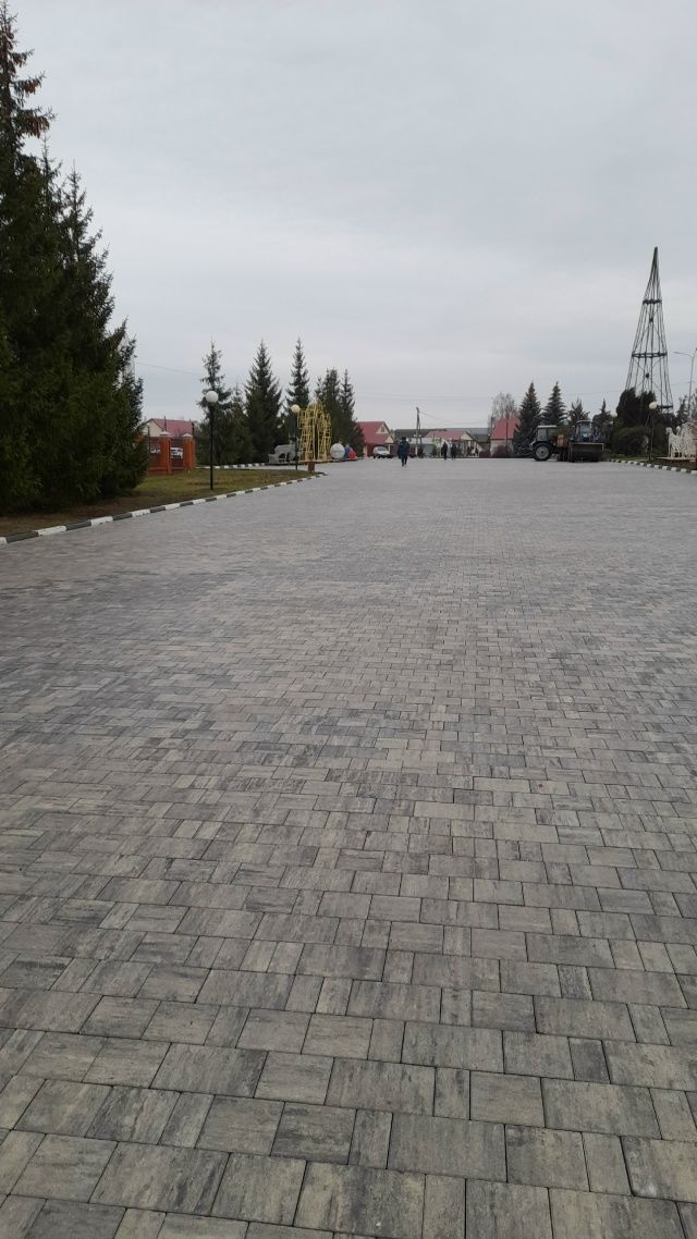 Началась установка главной новогодней ёлки в Тетюшах