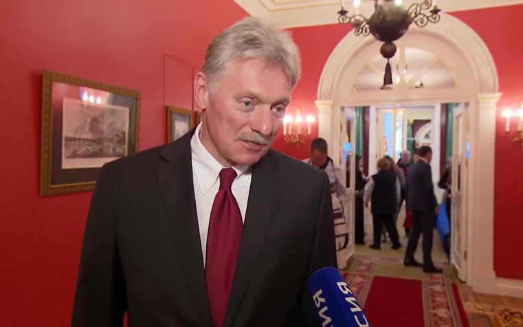 Песков рассказал в каких условиях Путин может встретиться с Зеленским вне Москвы
