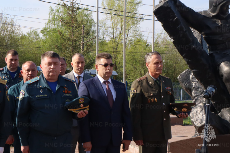 В День памяти сотрудников, погибших при исполнении служебного долга, традиционно почтили ульяновских огнеборцев