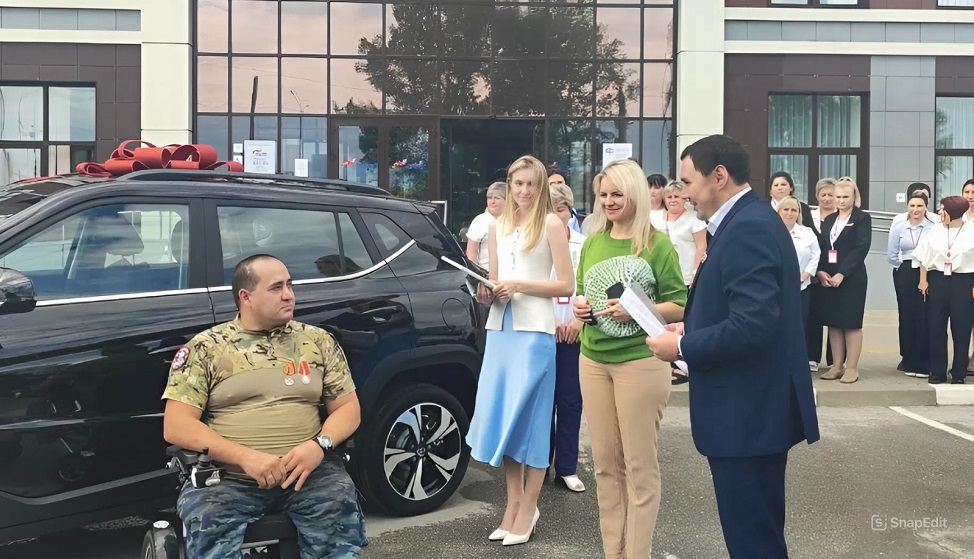 Липецкий ветеран СВО Рафаэль Пазылов получил автомобиль на ручном управлении 