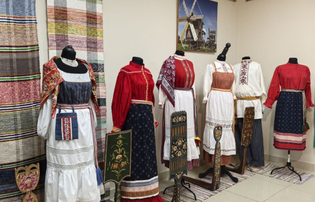 Сотрудники Управления Минюста России по Вологодской области посетили выставку «Золотое зерно традиций» (01.10.2025) Фото 7