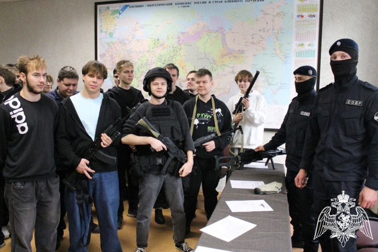 Сотрудники Росгвардии организовали военно-патриотическое мероприятие для ивановских студентов