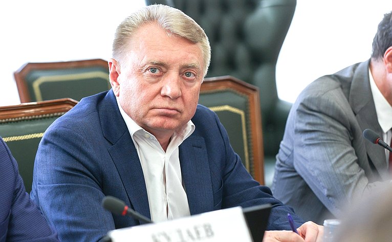 Круглый стол Комитета СФ по экономической политике совместно с Комитетом СФ по аграрно-продовольственной политике и природопользованию «Совершенствование механизмов поддержки развития виноградарства и виноделия в Российской Федерации»