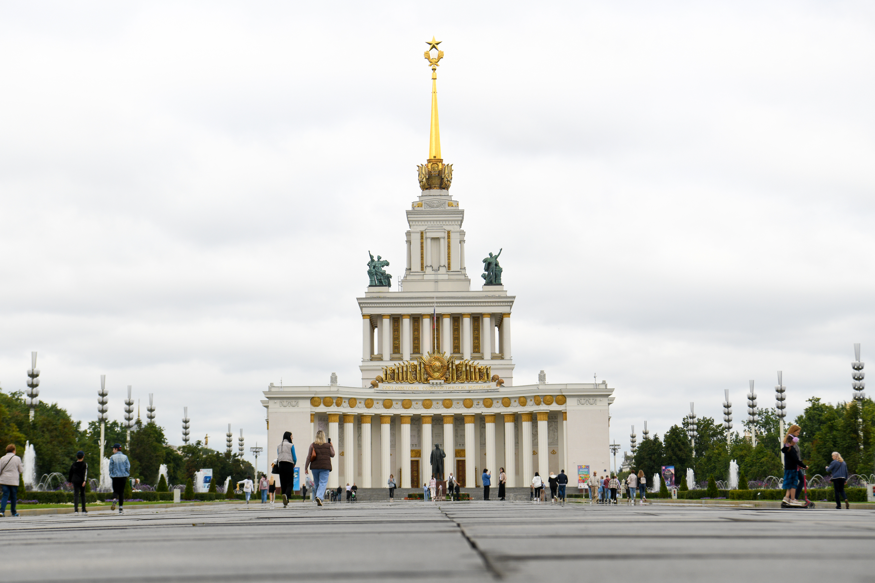Выставка достижений на вднх. ВДНХ В Москве. ВДНХ российские достижения. ВДНХ Республика Башкортостан. ВДНХ Республика Саха.