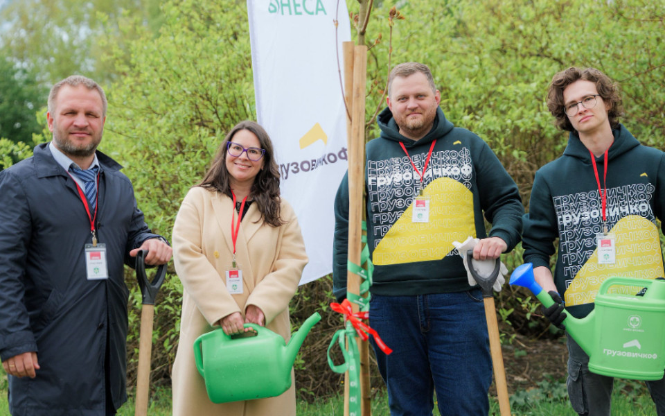 Участники «Аллеи Бизнеса» от Сервиса «Грузовичкоф»