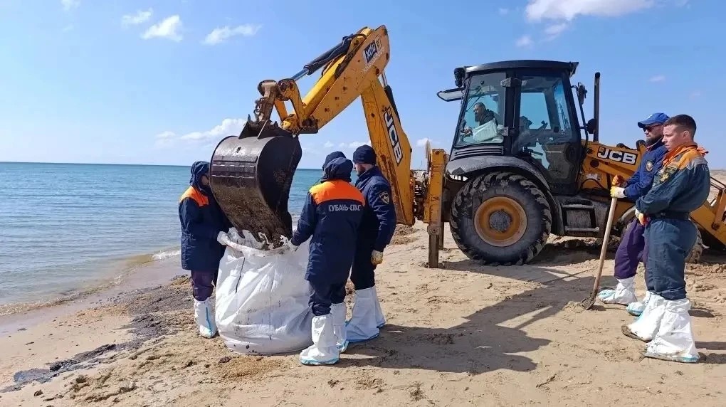 В Анапе для восстановления ещё 12 пляжей завезли и распределили песок