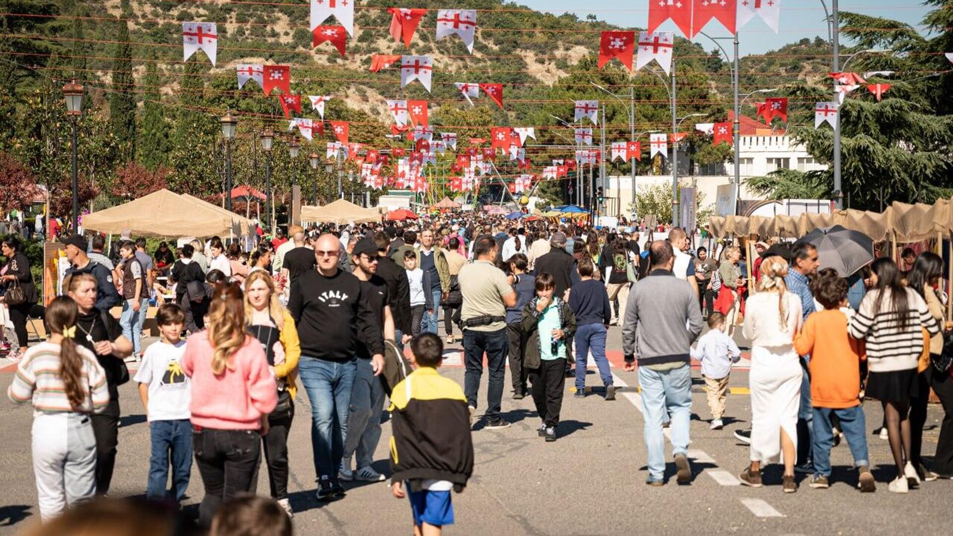 Праздник Мцхетоба - Светицховлоба. Народные гулянья, ярмарки и развлечения для туристов и гостей - Sputnik Грузия, 1920, 14.10.2025