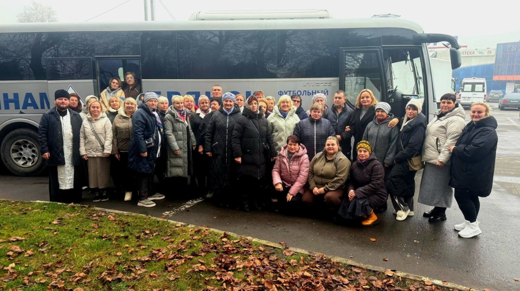 Для участников семей бойцов СВО устроили паломническую поездку в Псков