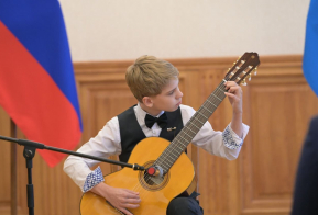 Михаил Дегтярев отметил одаренных детей и талантливую молодежь