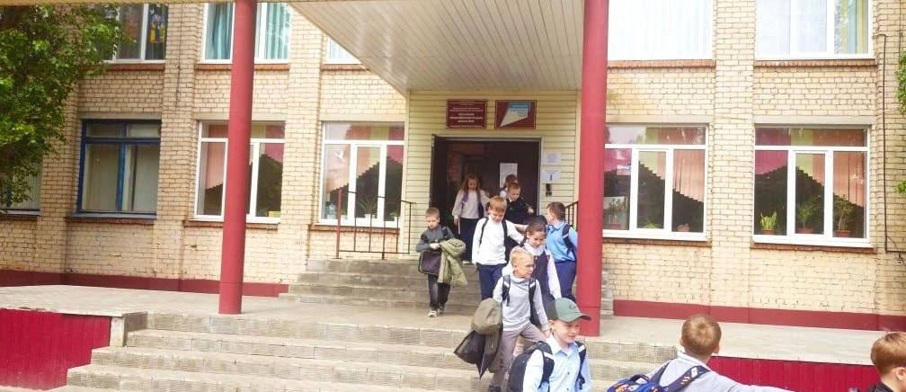 Тревога в школе №6: комплексное учение МЧС и школы по эвакуации и поиску ребенка