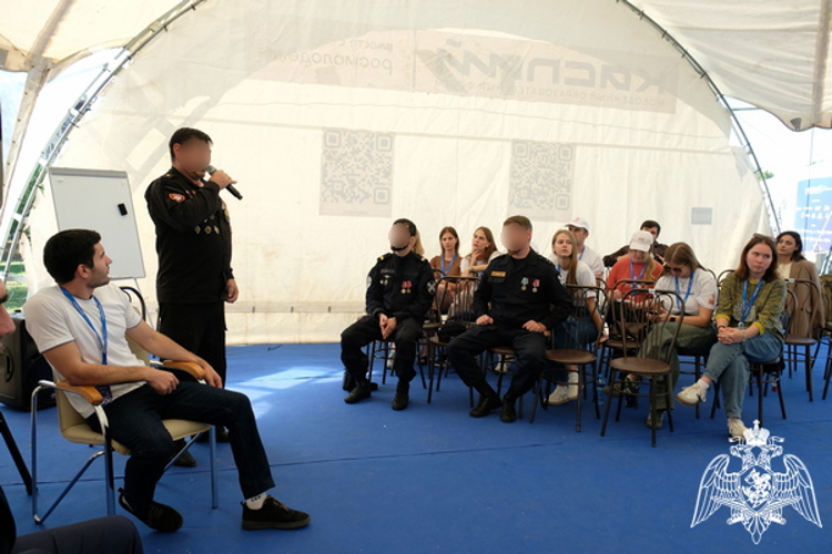 В Дагестане росгвардейцы выступили перед участниками молодежного образовательного форума «Каспий – 2025»