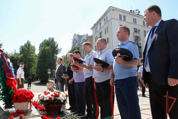 Мероприятия ко Дню памяти и скорби, прошли в Сибирском округе Росгвардии