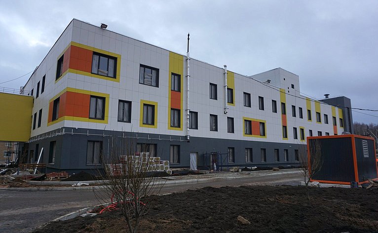 Екатерина Грибкова оценила ход строительства объектов здравоохранения в Сыктывкаре