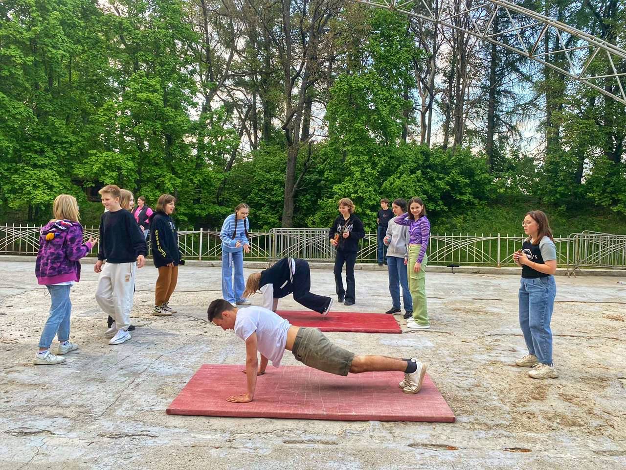 парк дружбы тамбов. петанк турнир парк горького. городошный спорт. парк ёлочки в домодедово скецт парк. эстафеты зимой на улице для школьников.