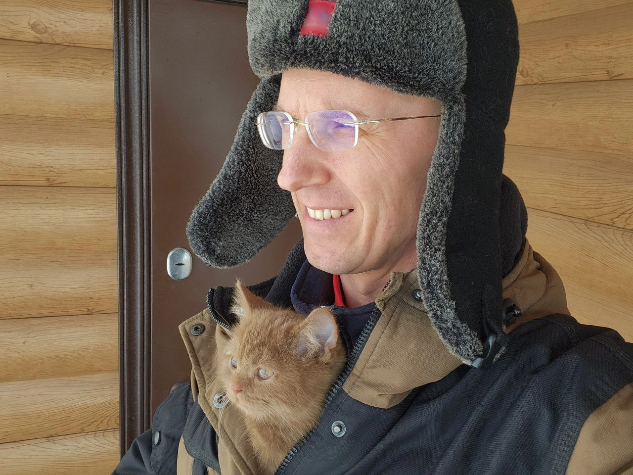 Сейчас у Леонида два питомца — кот и кошечка