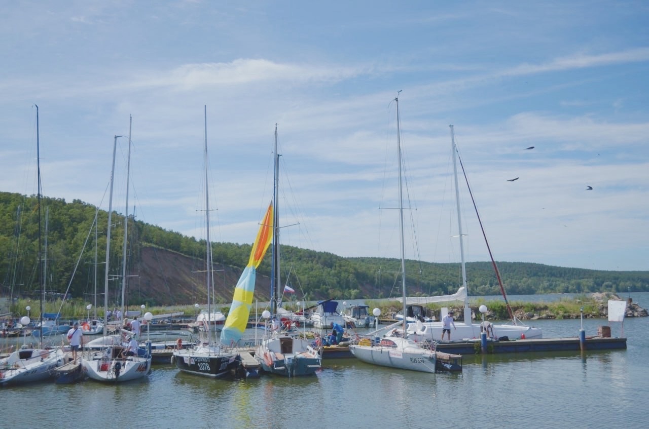 Венц дом 2. Регата осенью. Огни венца. Regatta ульяновск. Дом 2 венцеслав и должанский.
