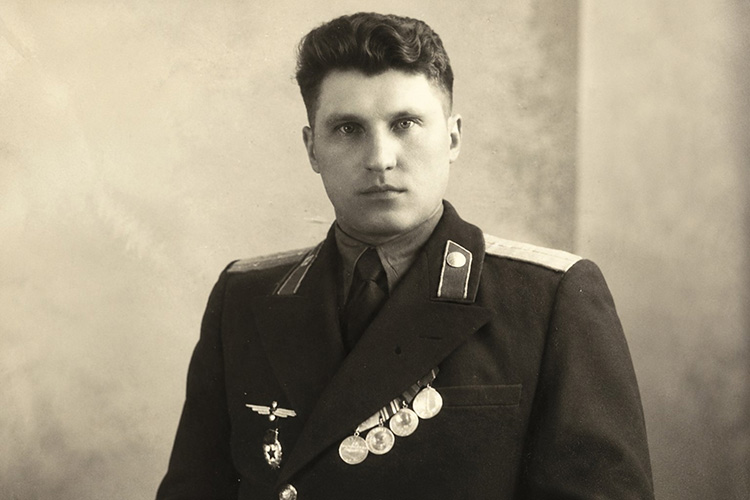 Григорий Балакин с 1951 года был штурманом-испытателем КАЗа