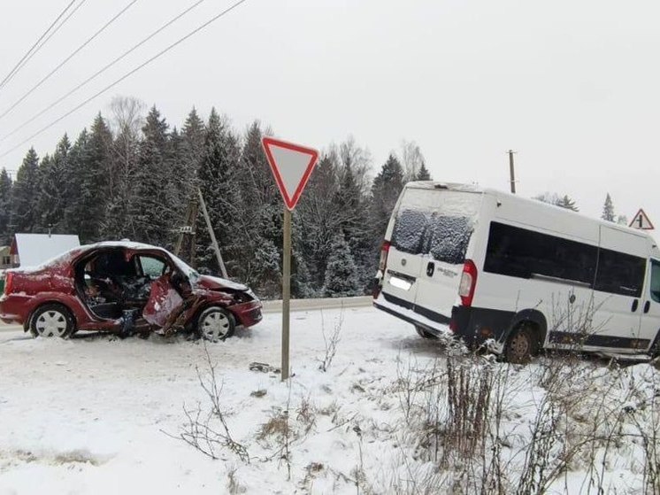Причиной ДТП с микроавтобусом в Калужской области стало превышение скорости