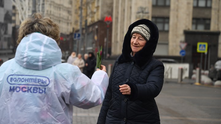 Эндокринолог Павлова удивила: помощь другим способом замедляет старение