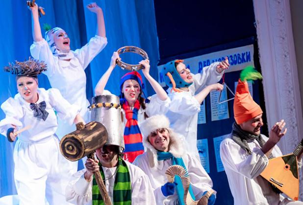 В Молодежном театре Челябинска второй сезон отработала «Школа снеговиков»