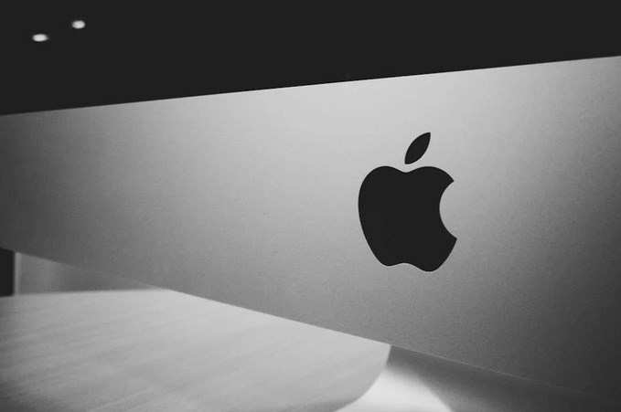 Apple возобновила переговоры с OpenAI и Google ради подбора ИИ для iPhone