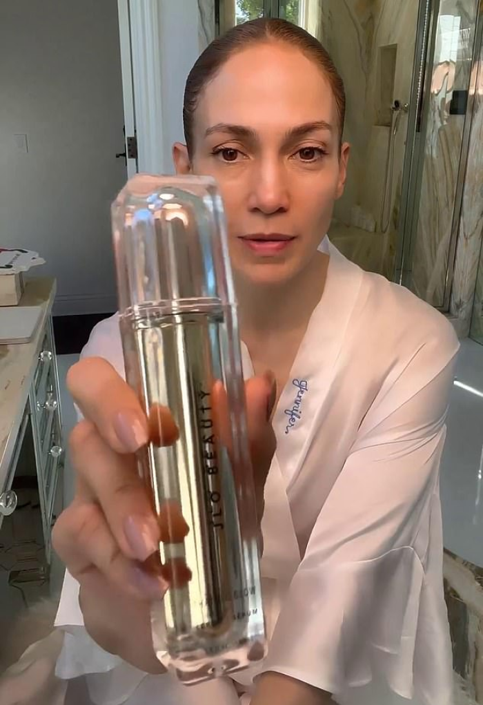 Goddess glow. Jennifer show Beauty