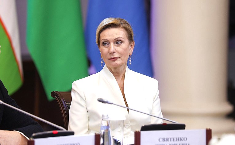 Инна Святенко