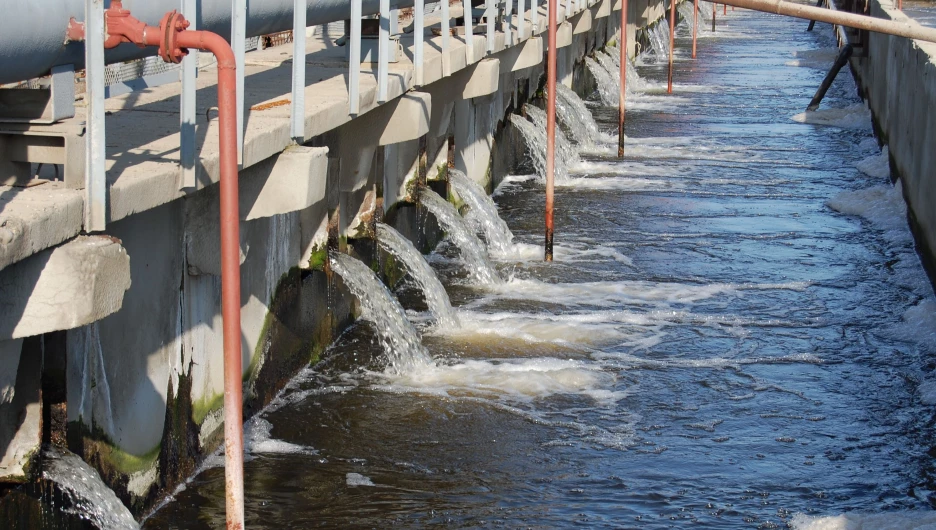 Канализационные очистные сооружения водоканала.