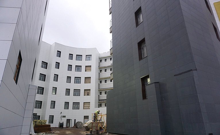 Екатерина Грибкова оценила ход строительства объектов здравоохранения в Сыктывкаре