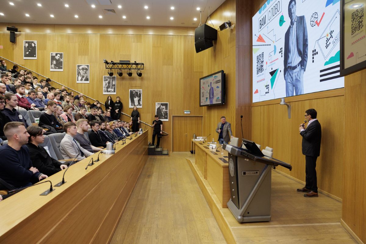 Встреча с Эдуардом Тиктинским в дискуссионном клубе «Вам слово!» 