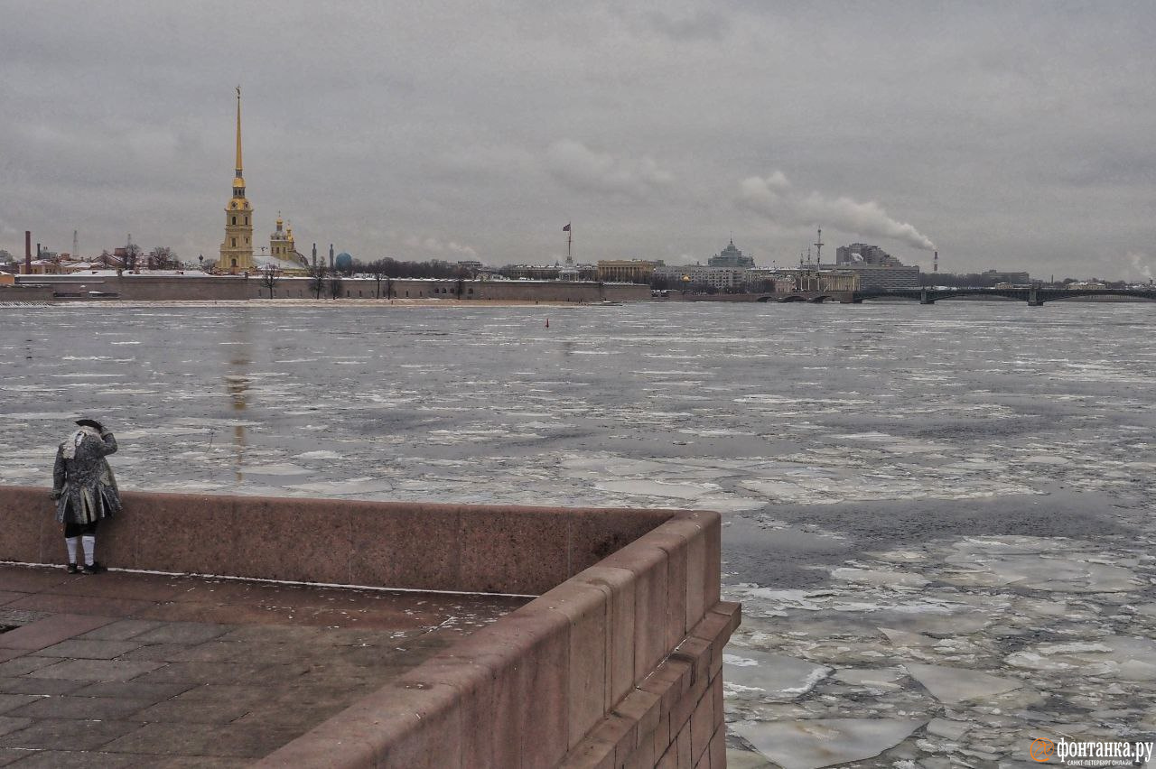 Погода в питере в ноябре. Набережная реки Нева Санкт-Петербург. Питер в ноябре. Ледяной Питер. Лед на Неве.