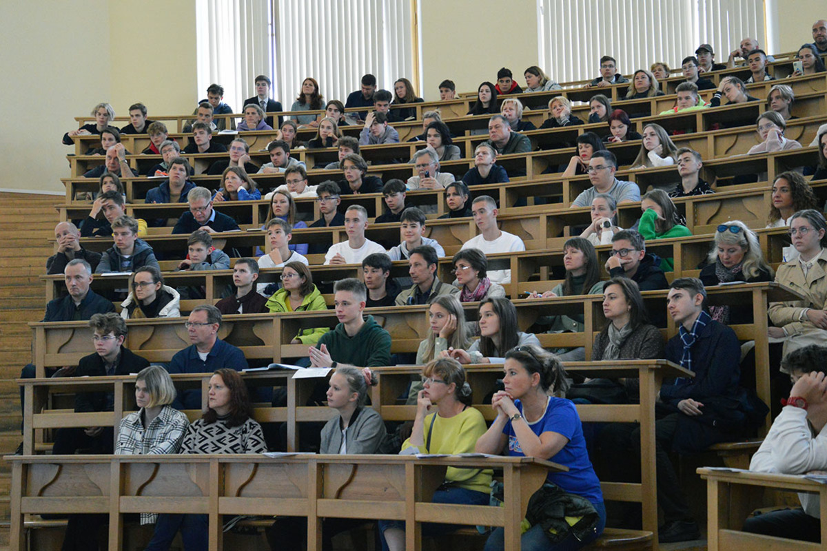 Spbstu. Учеба в универе. Студенты в аудитории фото. Слушатели курсов. Политех университет.