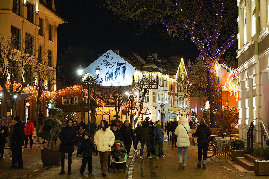 Новогодний калининград остров канта. Празднование нового года в калининграде. Встреча нового года в калининграде. Калининград площадь новый год. Новый год в городе.