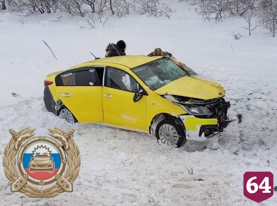Один человек погиб и двое пострадали в столкновении иномарок под Саратовом