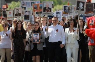 По главной улице Челябинска прошел «Бессмертный полк» 
